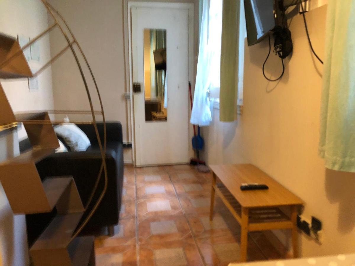 Estudio Finestrelles Esplugues de Llobregat Esterno foto